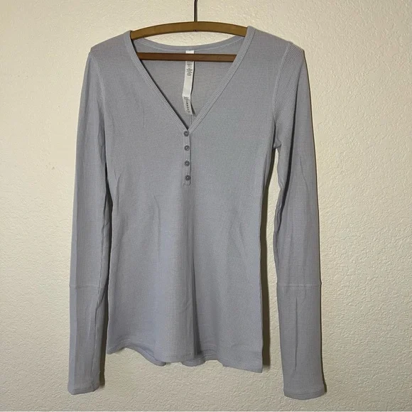Women's Lululemon Close Call Henley Long Sleeve Gray Top Size Small - Picture 2 of 5